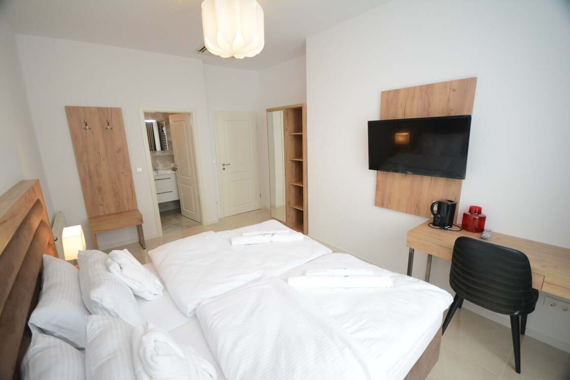 Room 2 — Guesthouse rooms, Groß-Buchholz, Hannover — 2