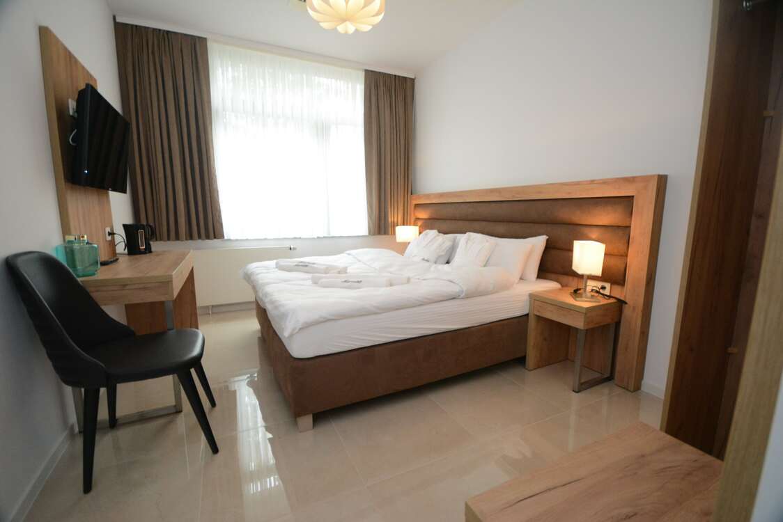Room 3 — Guesthouse rooms, Groß-Buchholz, Hannover — 2