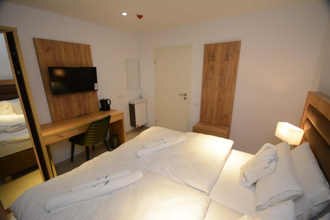 Room 9 — Guesthouse rooms, Groß-Buchholz, Hannover — 2
